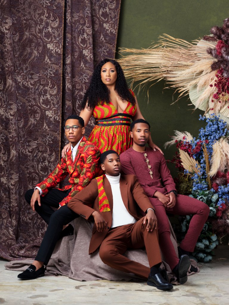Family portrait by Sophia Barrett Studios