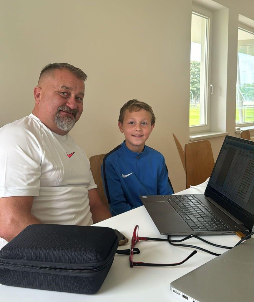 Individual video analysis session with Football IQ Academy coach – player development report