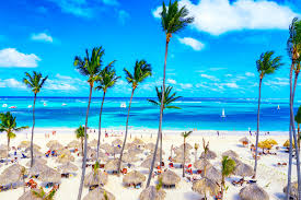 Resort de praia com palapas em Punta Cana