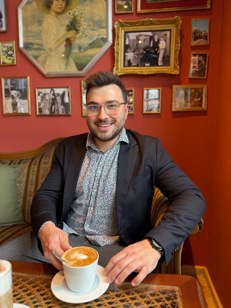 Daniel F.
