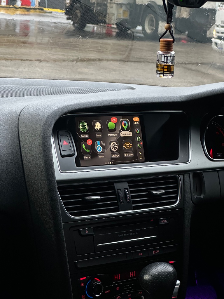 CarPlay running on centre console