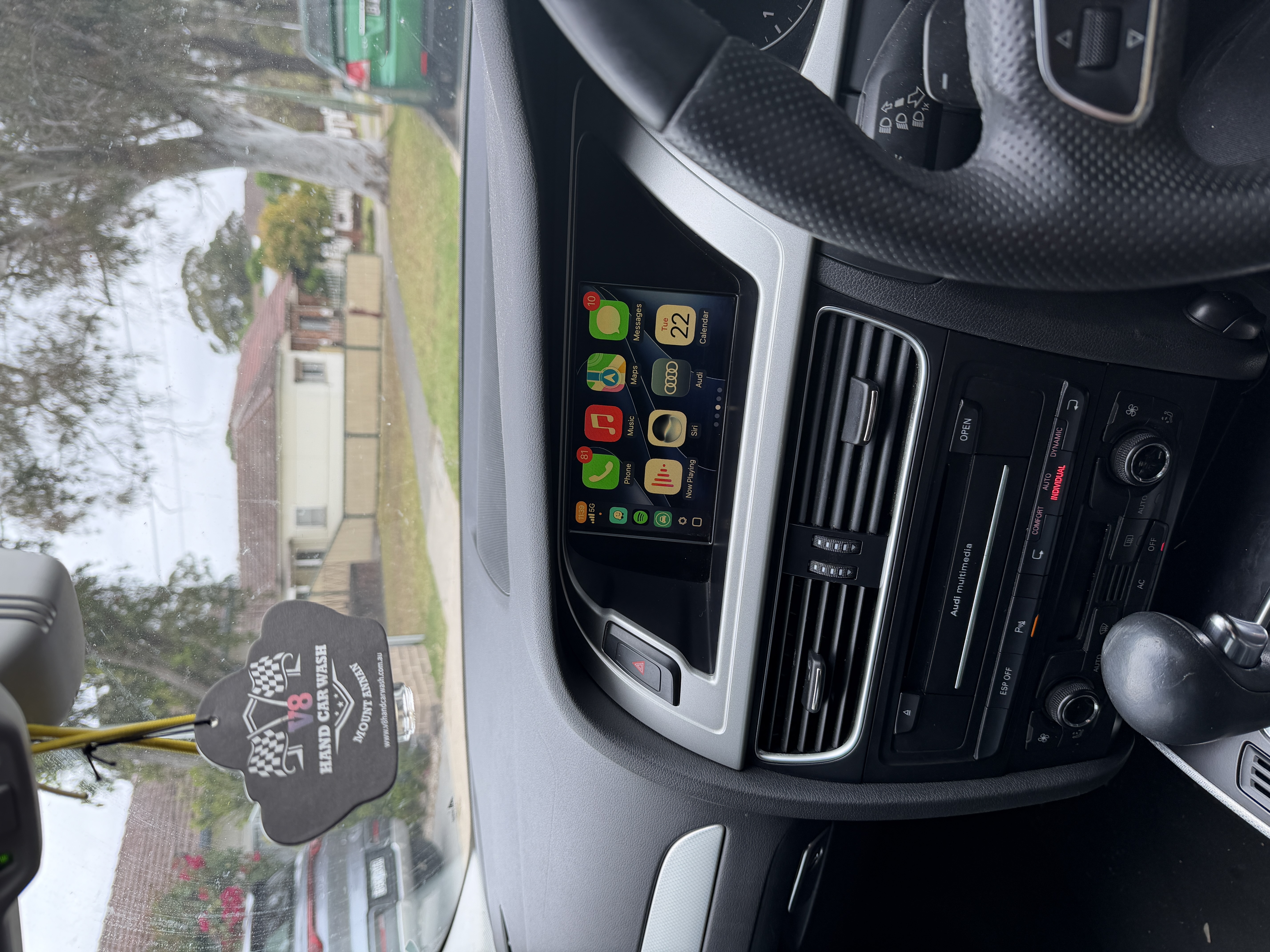 Wireless CarPlay running on factory MMI display