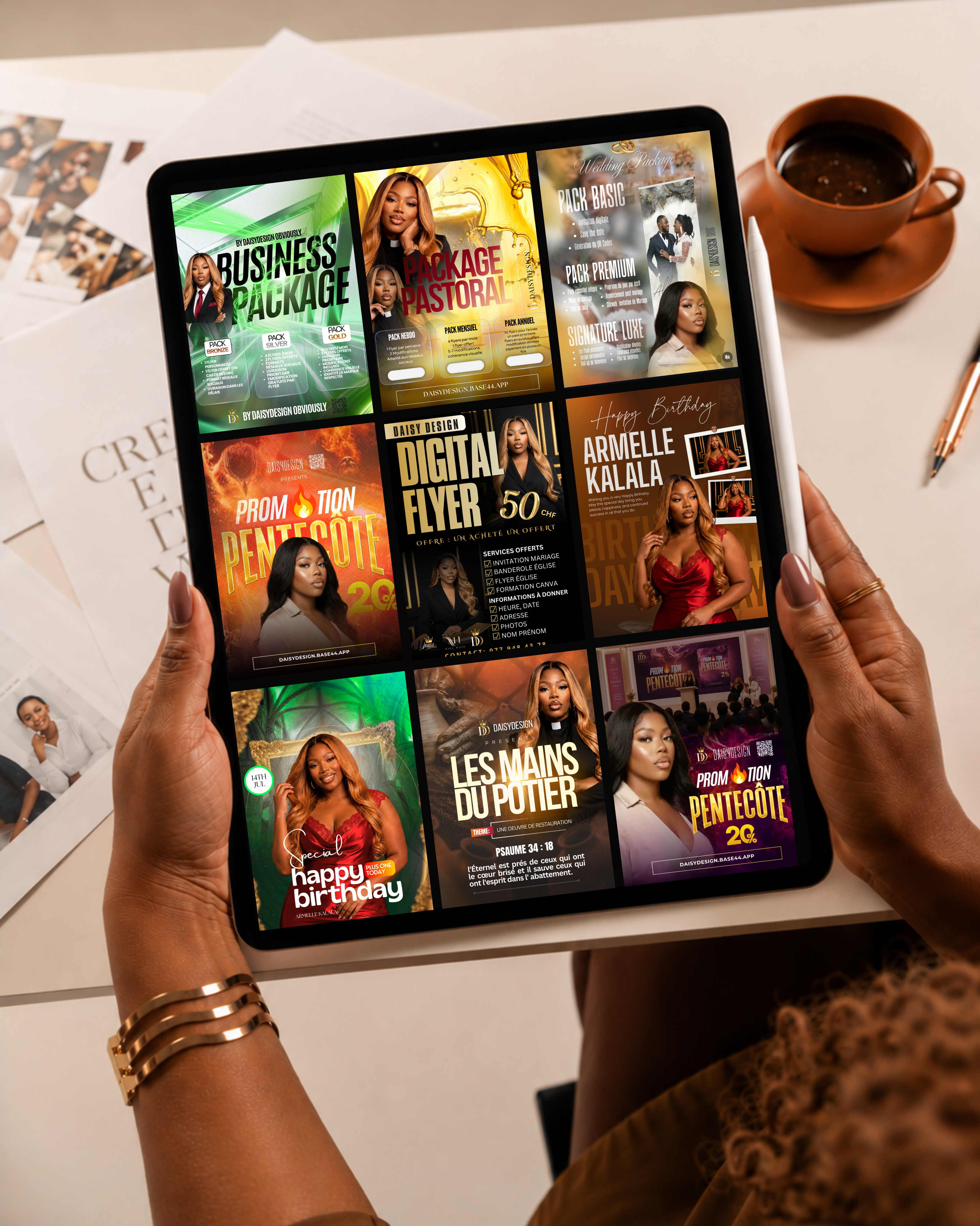 Tablette présentant les créations Daisy Design