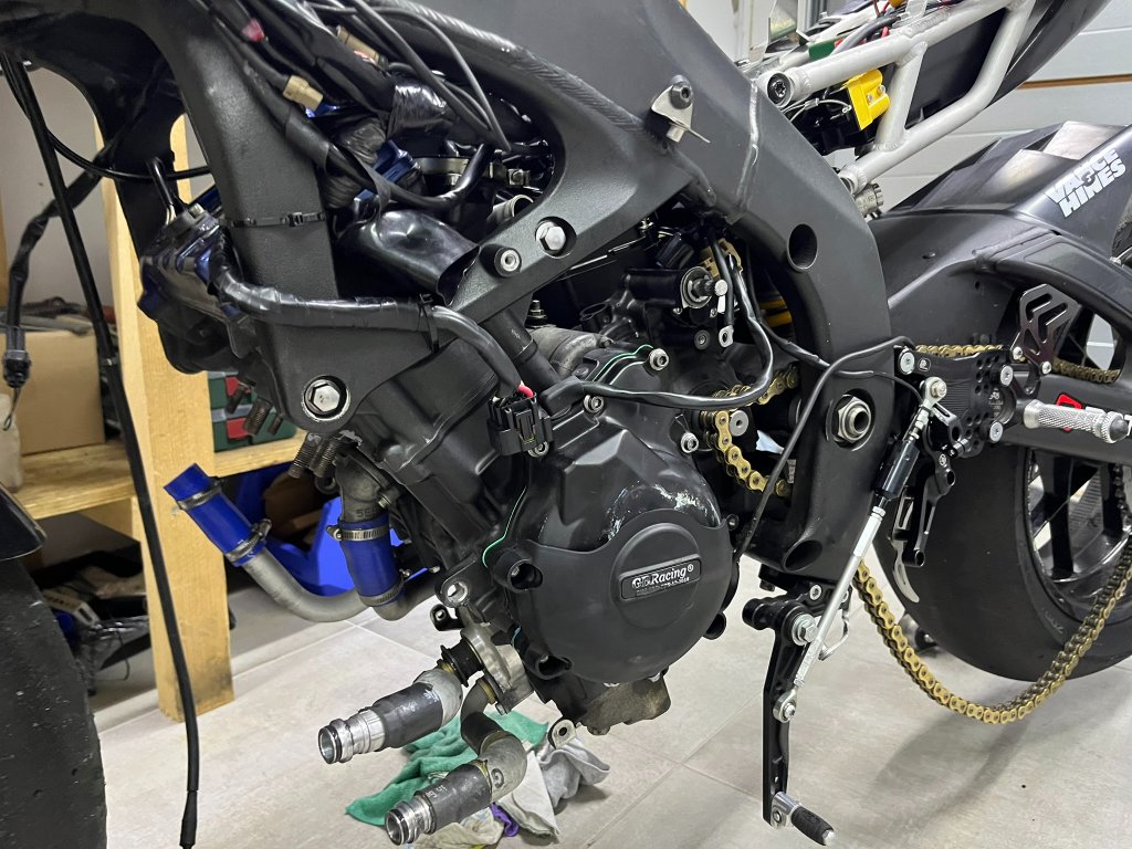 Engine Removal R6