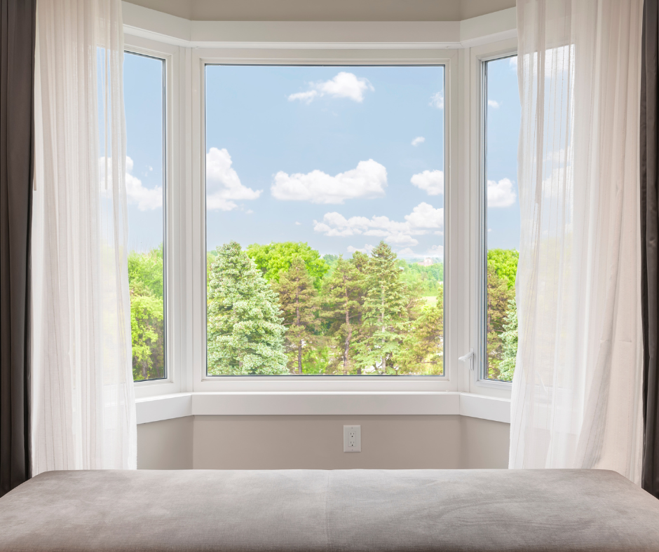 Bay and bow windows on an Indiana home