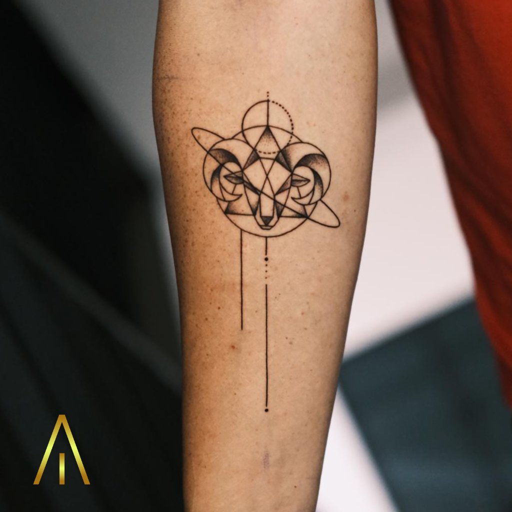 Fine line tattoo Chiang Mai Artisan Ink