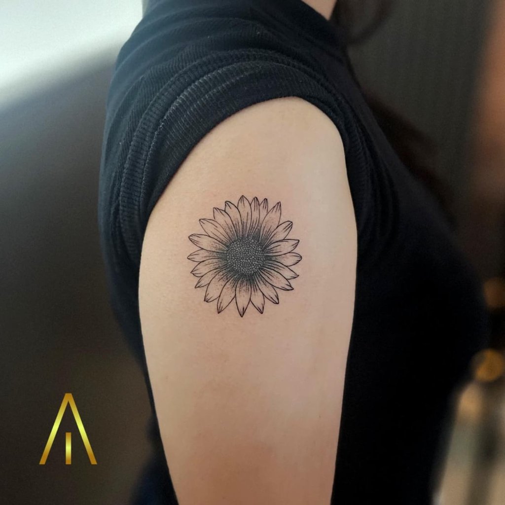 Minimal tattoo Chiang Mai Artisan Ink