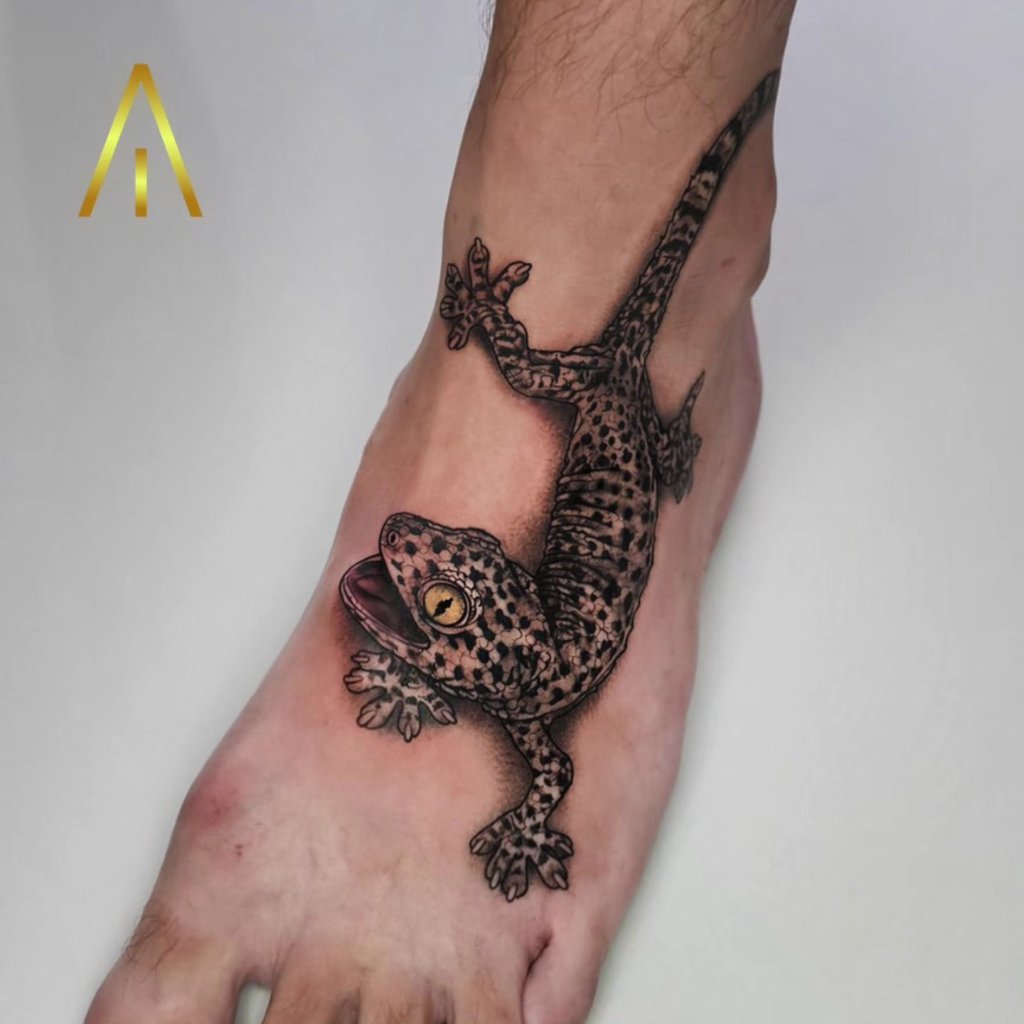 Micro realistic tattoo Chiang Mai Artisan Ink