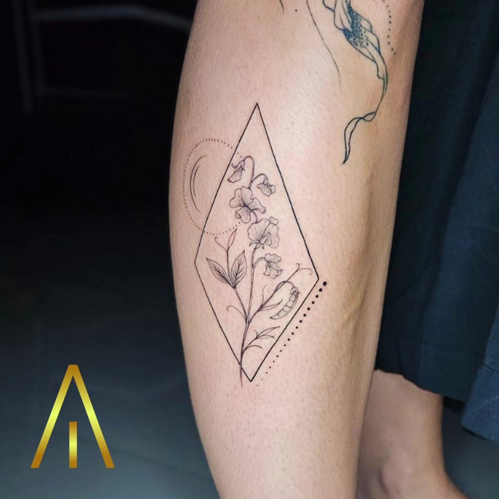Fine line tattoo Chiang Mai Artisan Ink