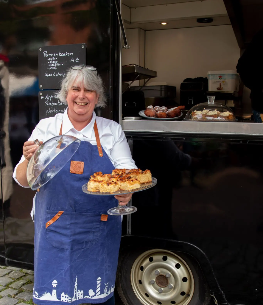Chef van De Zilte Chef bereidt met passie gerechten op de foodtruck