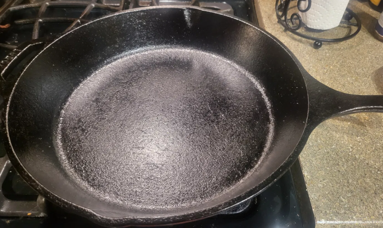 Cast iron skillet — the archive's primary sear platform
