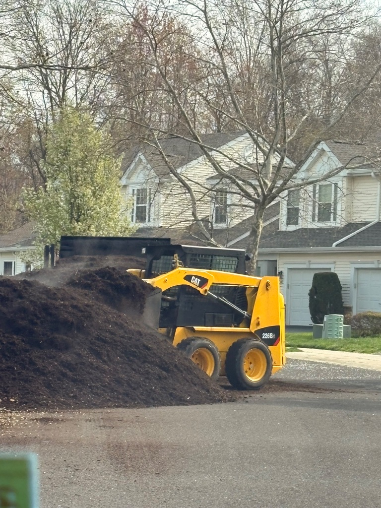 Premium Hardwood Mulch Installation