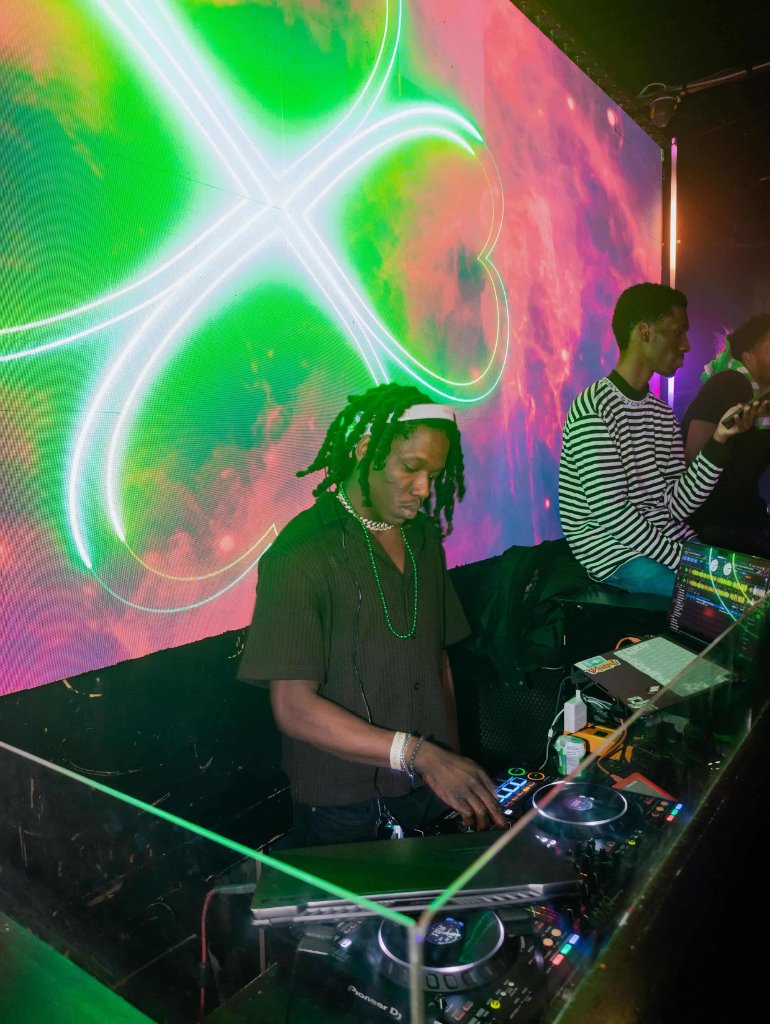 DJ DJ AYO