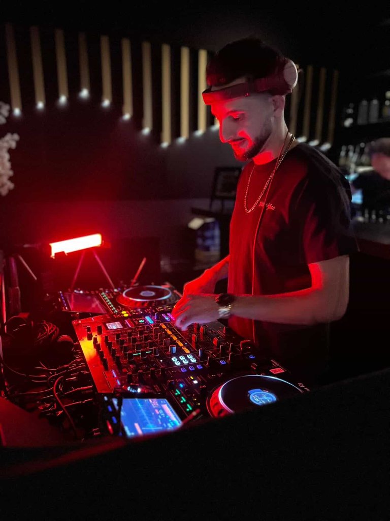 DJ DJ Nite Vybez