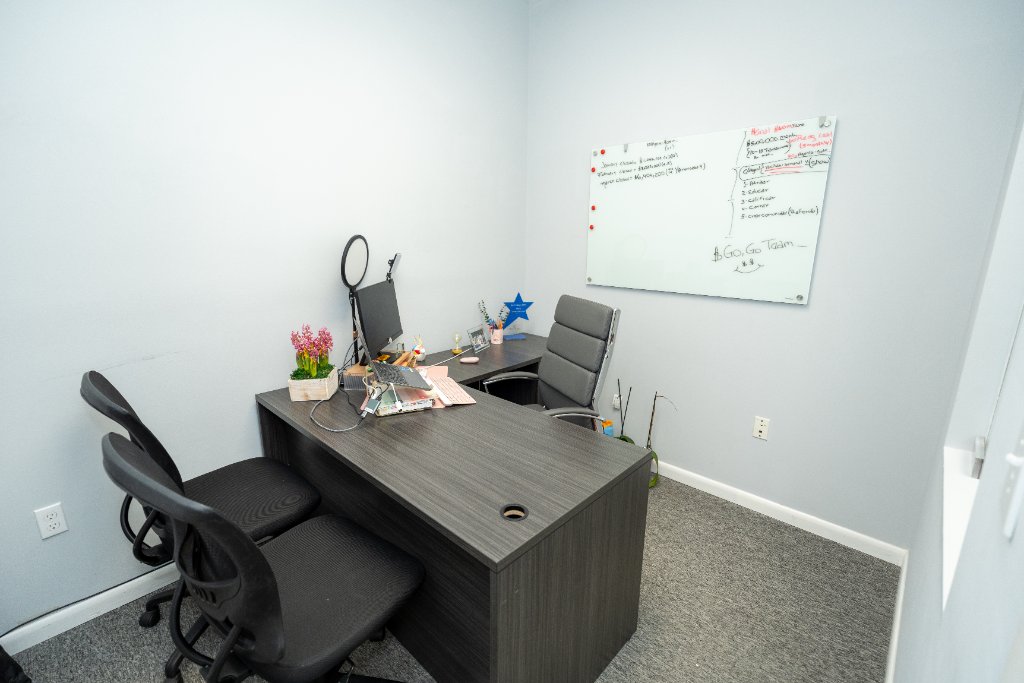 Kitchen & Break Room