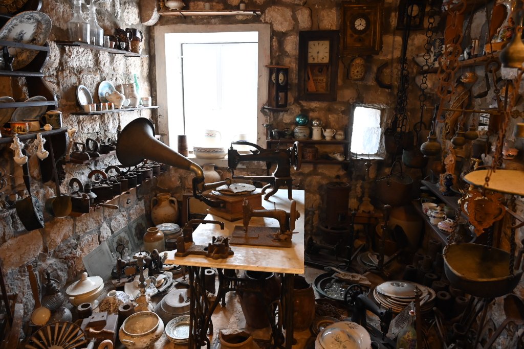 Antique Shop — Perast