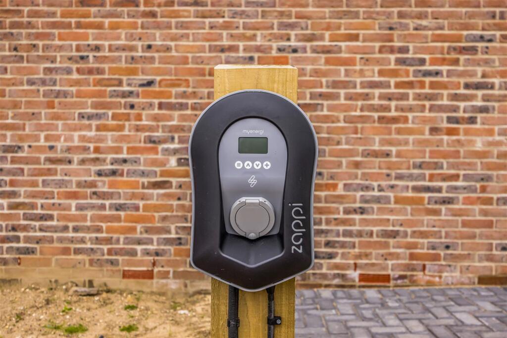 Oakwood Court — image 2