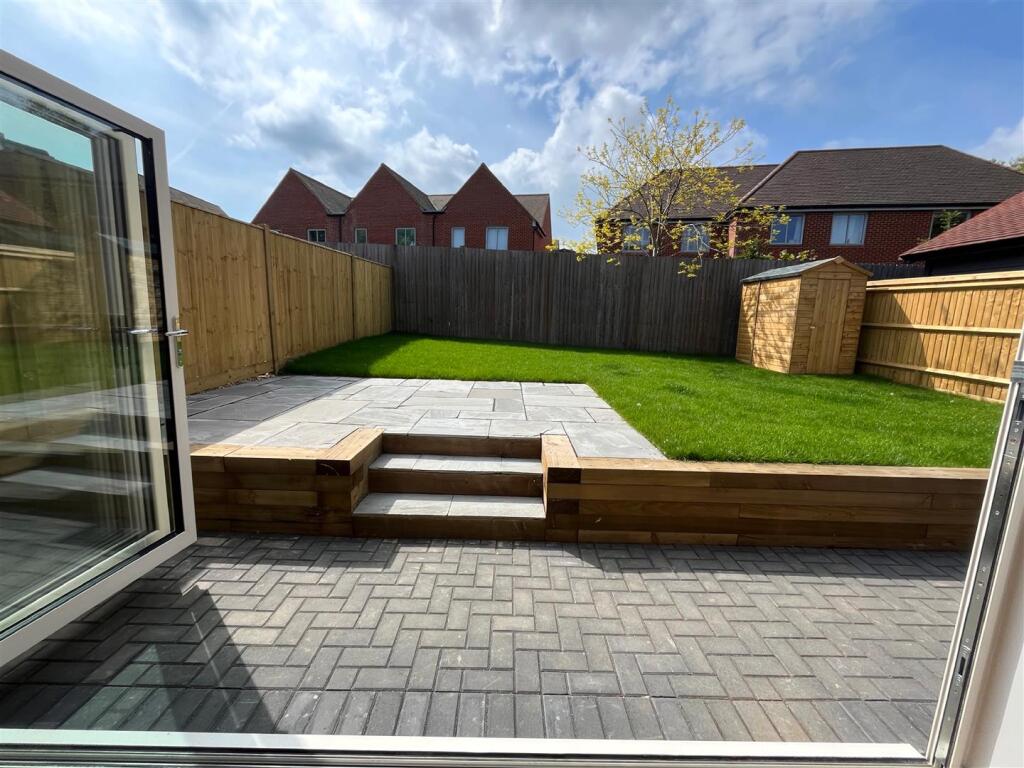 Oakwood Court — image 8