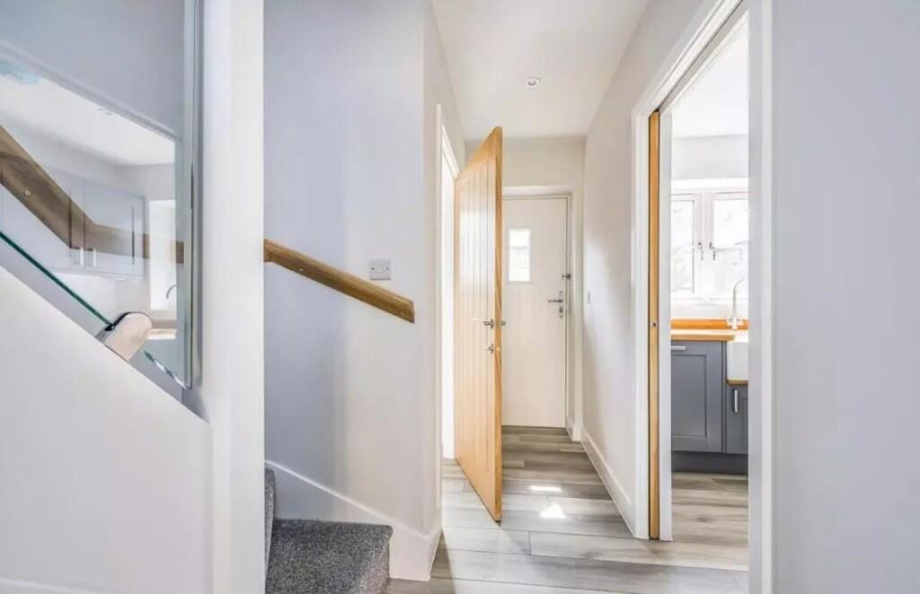 Oakwood Court — image 11