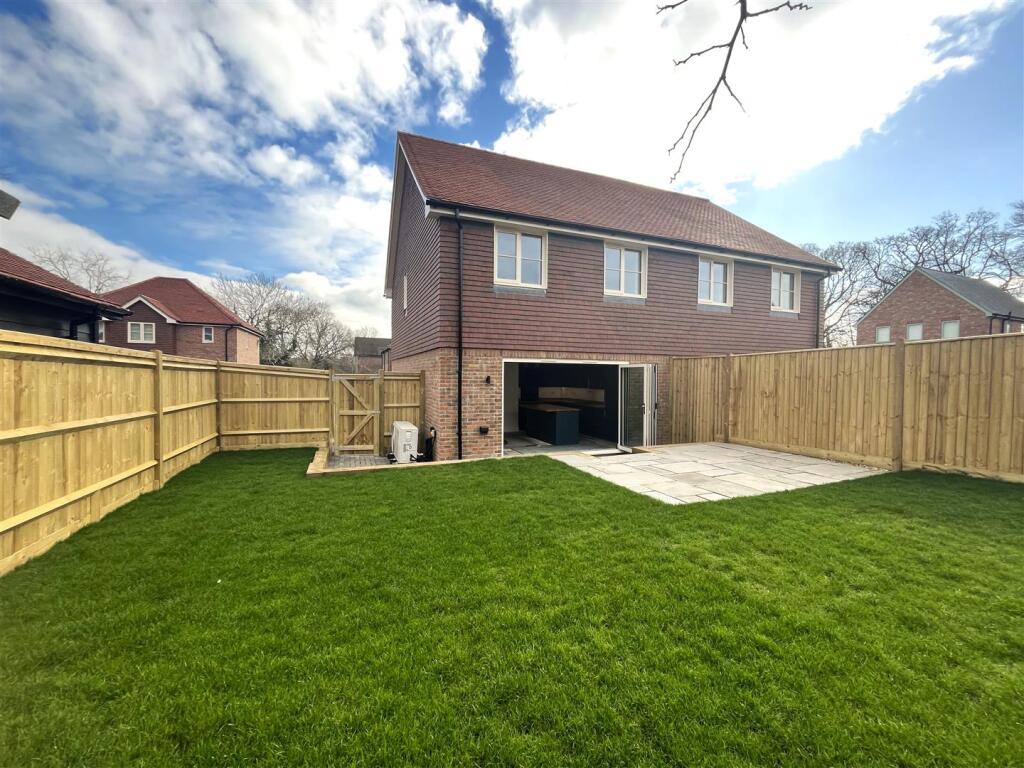 Oakwood Court — image 6