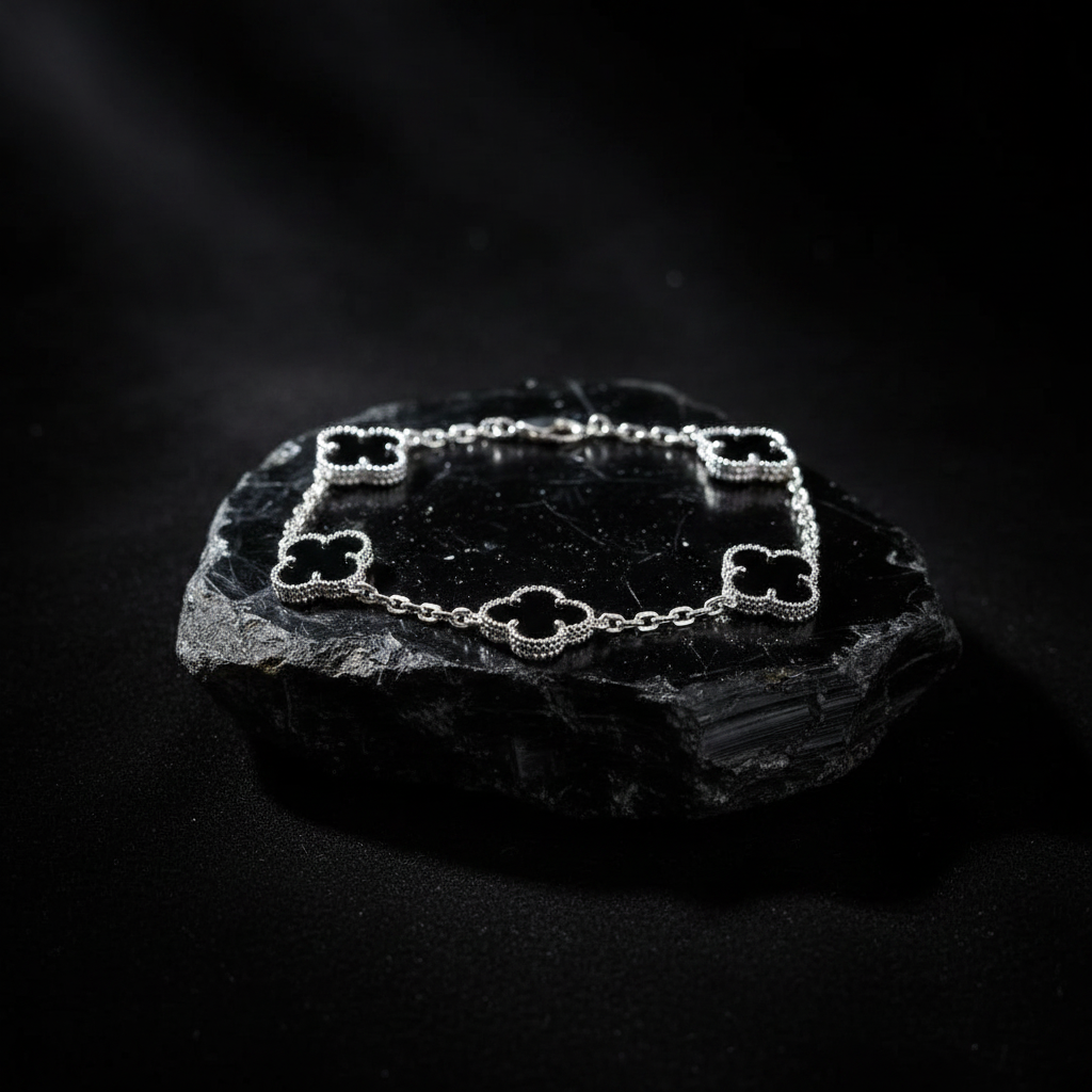 Pulsera Van Cleef estilo Alhambra en plata 925 con motivos de trébol en ónix negro, Hidalgo Joyas