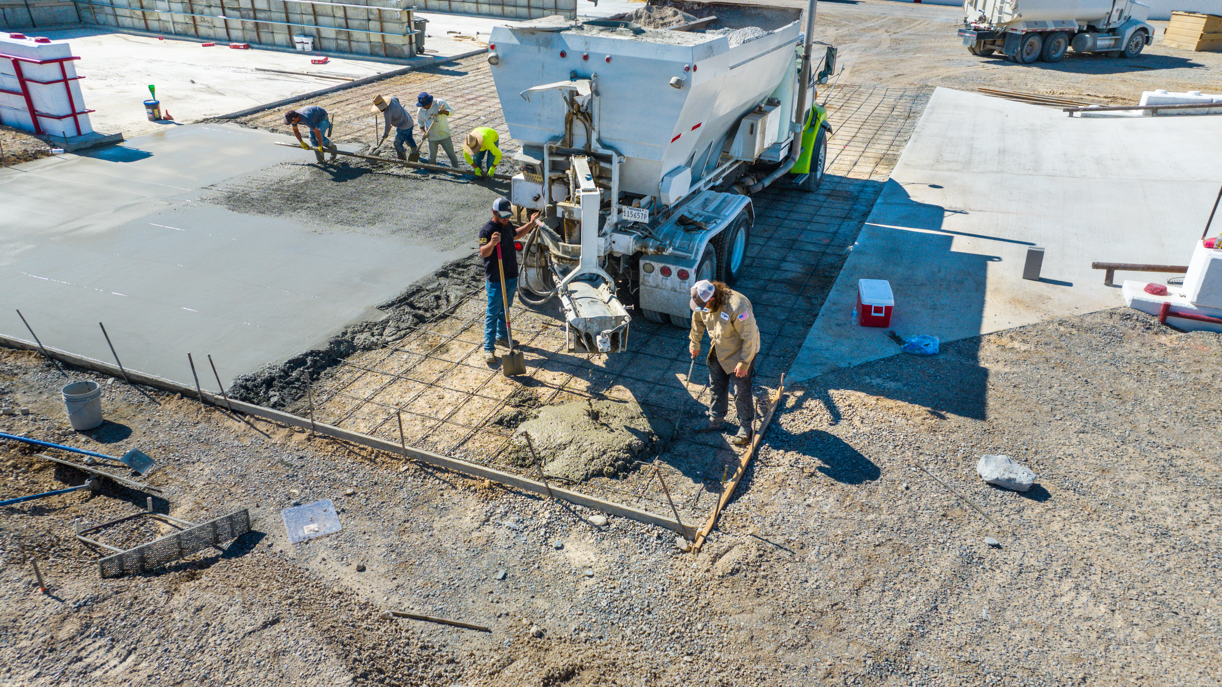 Volumetric mixer pouring concrete