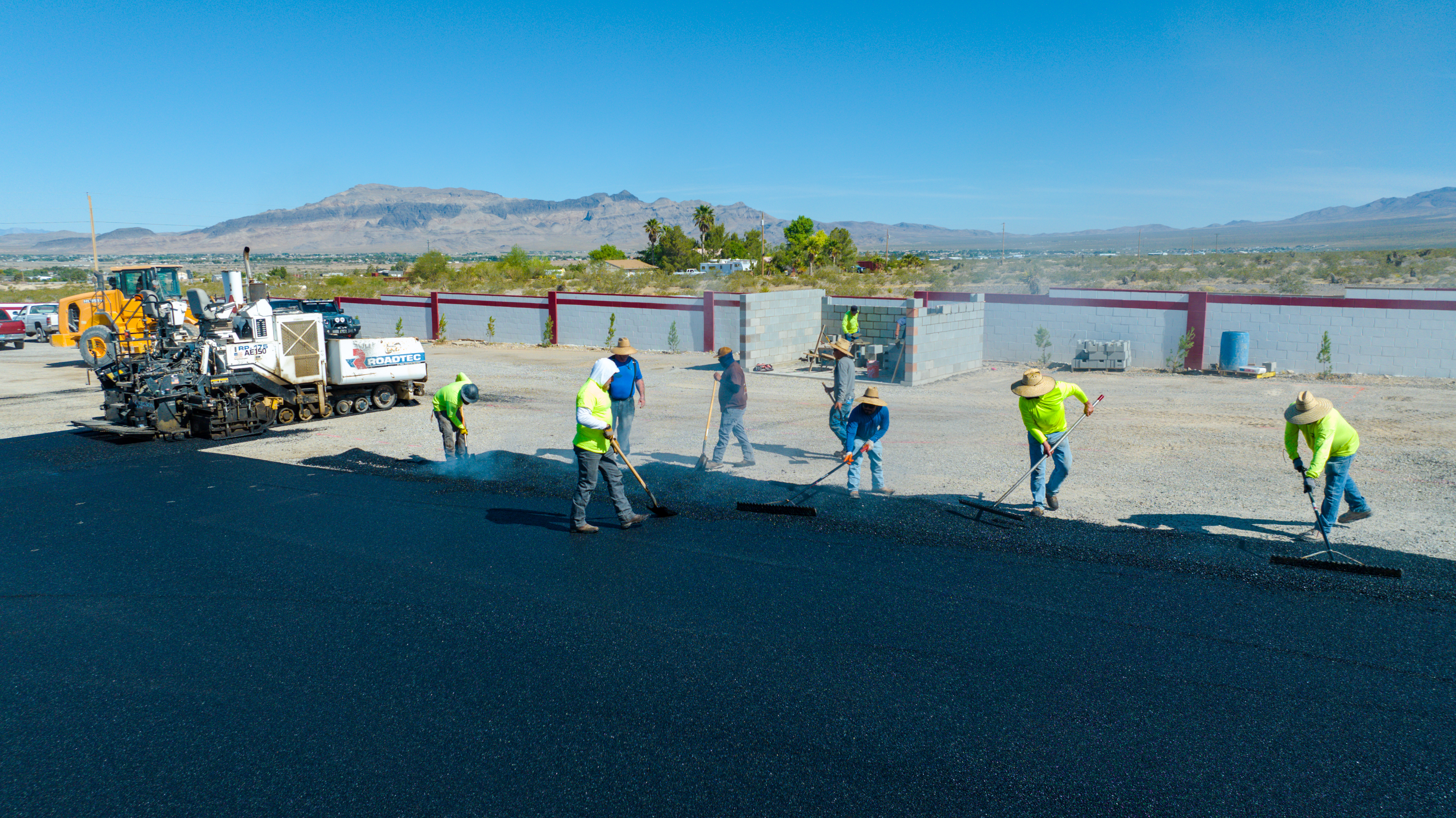 Paving crew with Roadtec paver