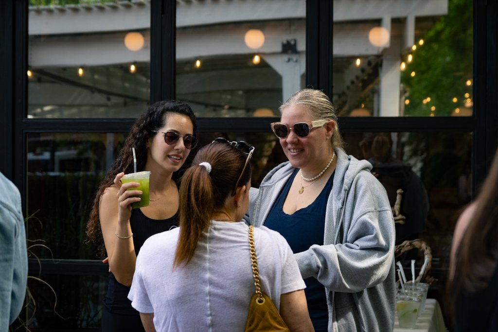 MaMi Social Club moment