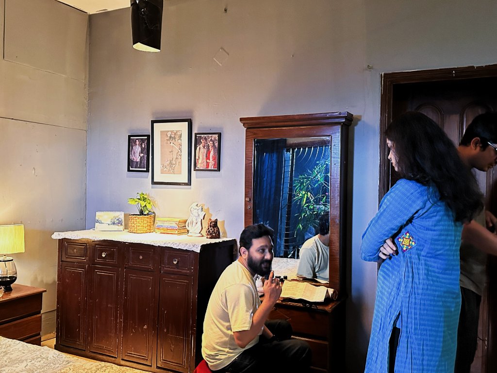 Blocking a bathroom scene