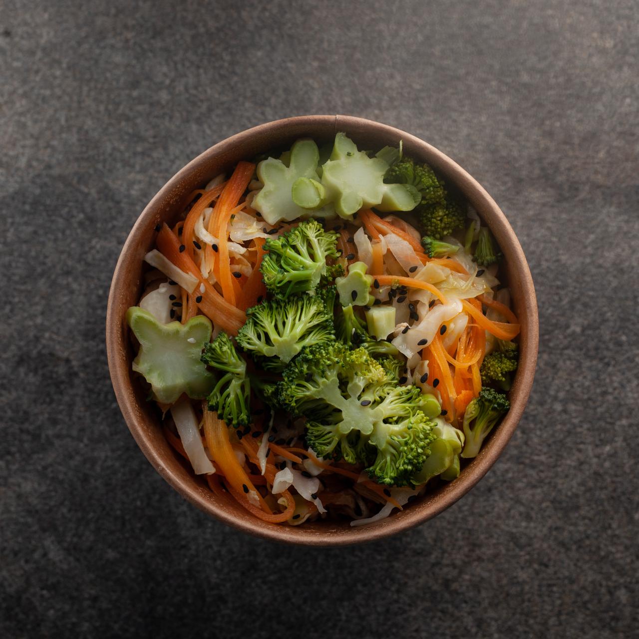 Monday Bowl Hoisin chicken, egg noodles, fresh vegetables