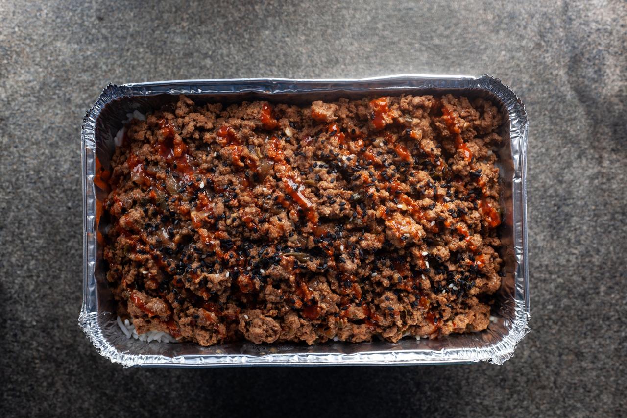 Tuesday 1kg Bowl Korean mince with garlic, spring onion, chilli, soya sauce & sriracha served with basmati rice