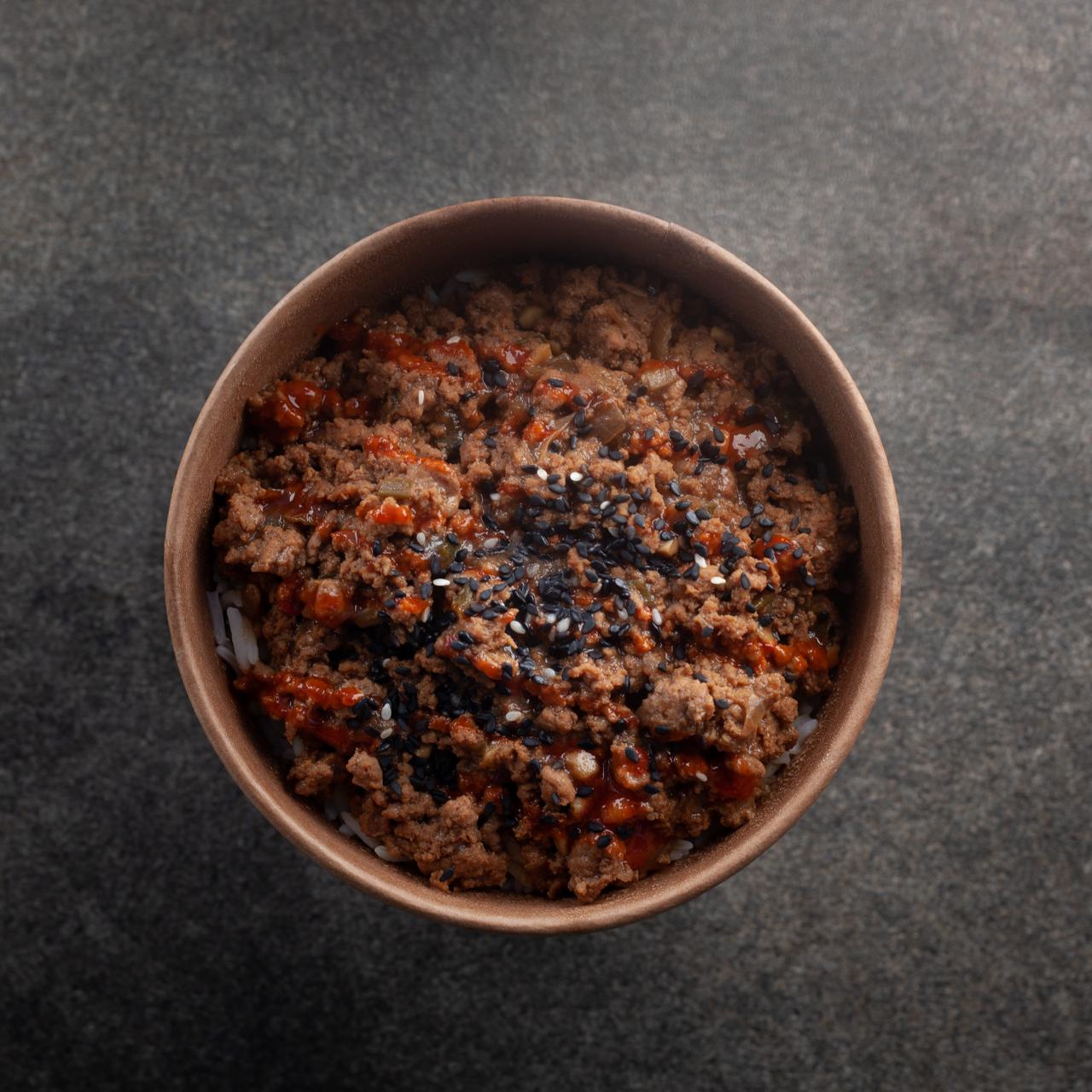 Tuesday Bowl Korean mince with garlic, spring onion, chilli, soya sauce & sriracha served with basmati rice