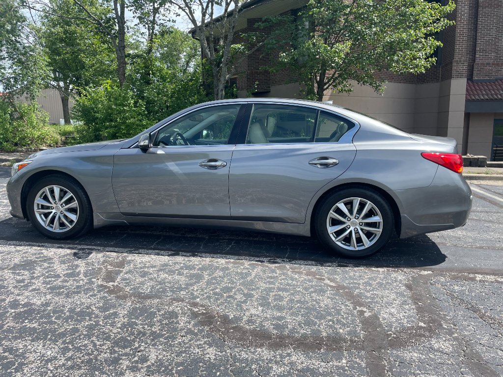 2016 Infiniti Q50 2.0t Premium AWD thumbnail 2