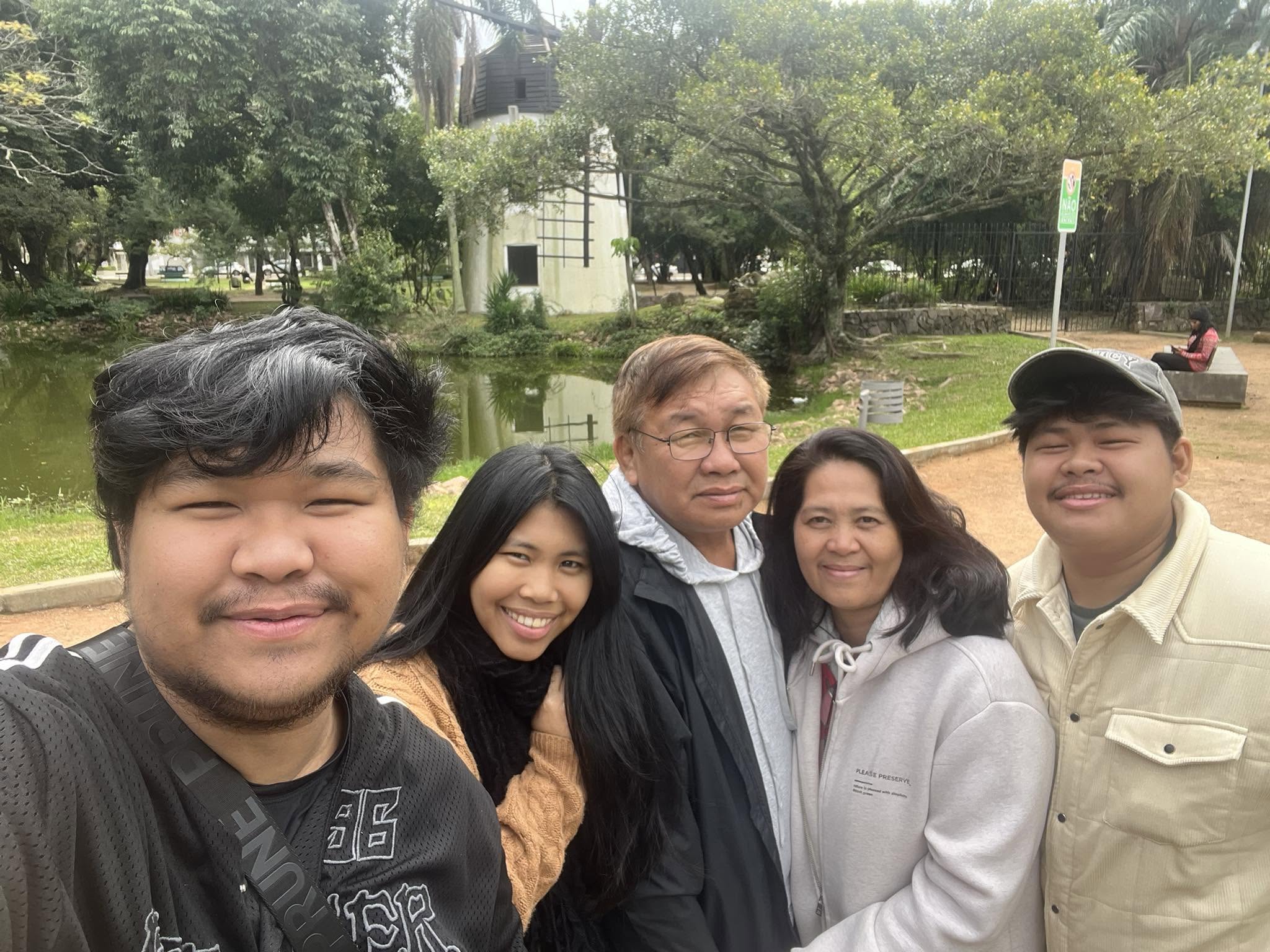 Jesrae y su familia