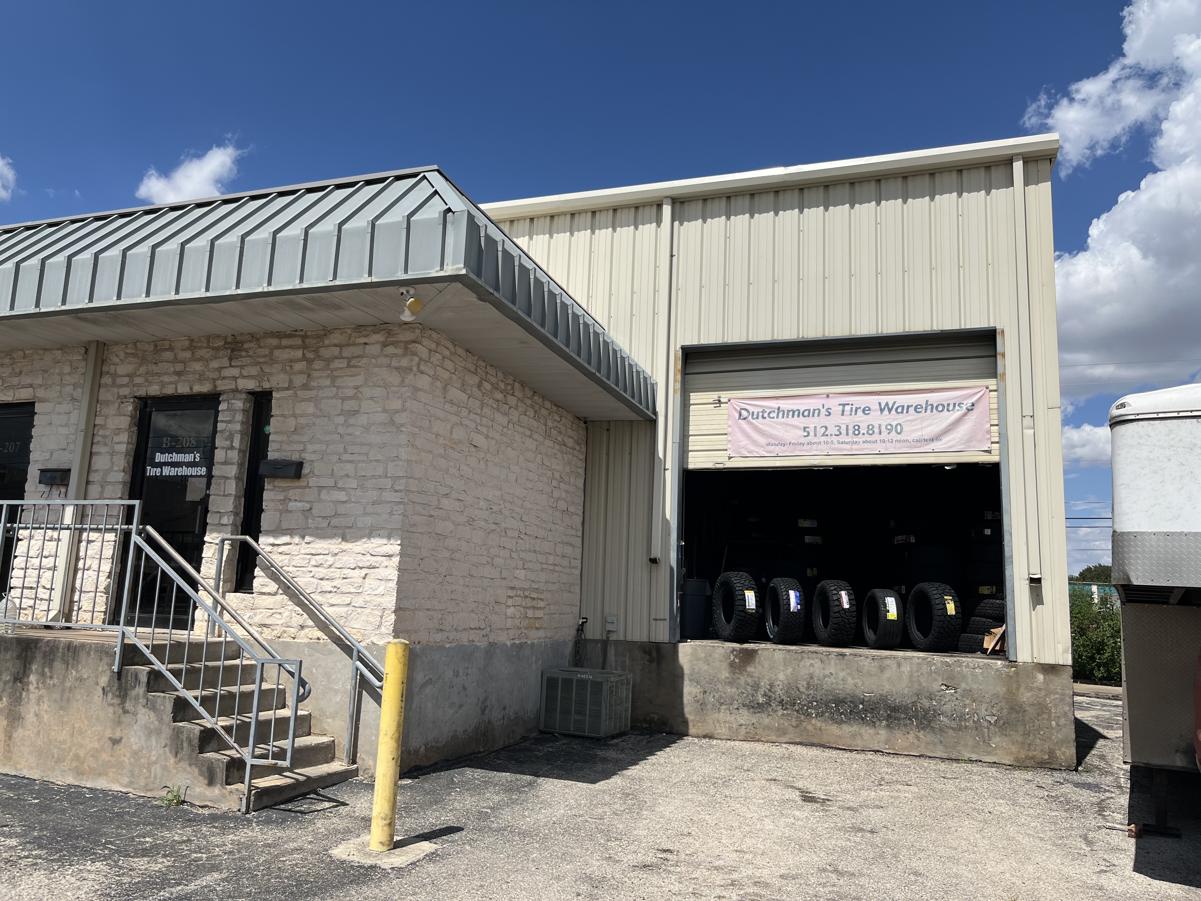 Dutchman's Tire Warehouse storefront