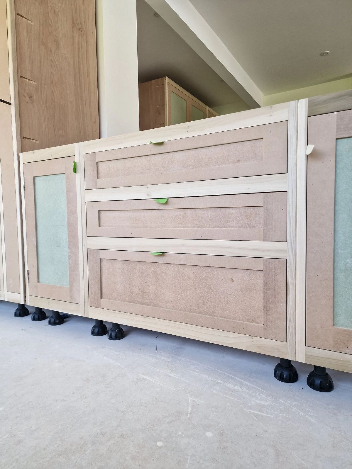 Bespoke Timber Driveway Gates — detail 5 by CJ Marra Cabinets & Carpentry