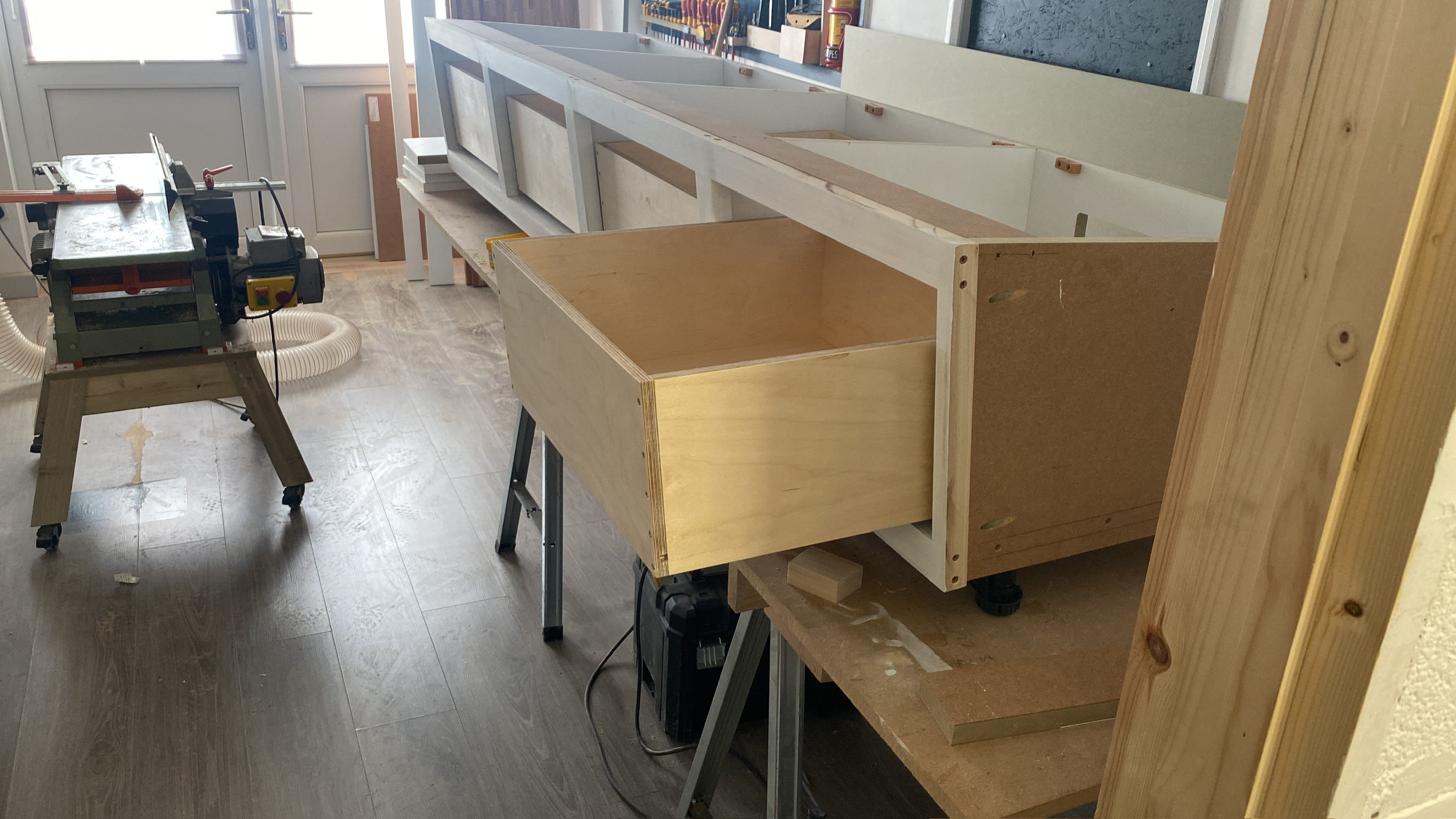 Bespoke Timber Driveway Gates — detail 5 by CJ Marra Cabinets & Carpentry