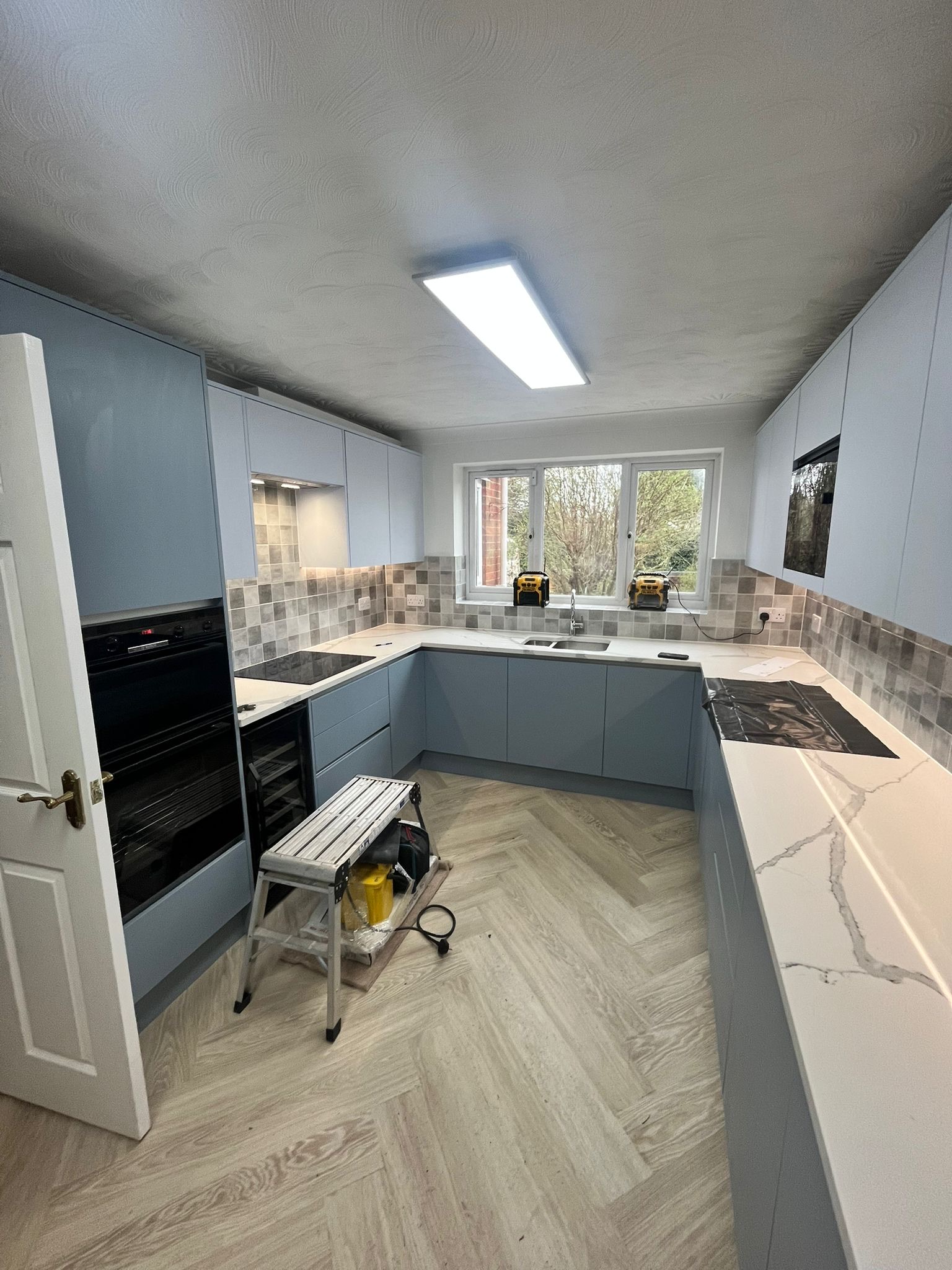 Midnight Handleless Kitchen — detail 10 by CJ Marra Cabinets & Carpentry