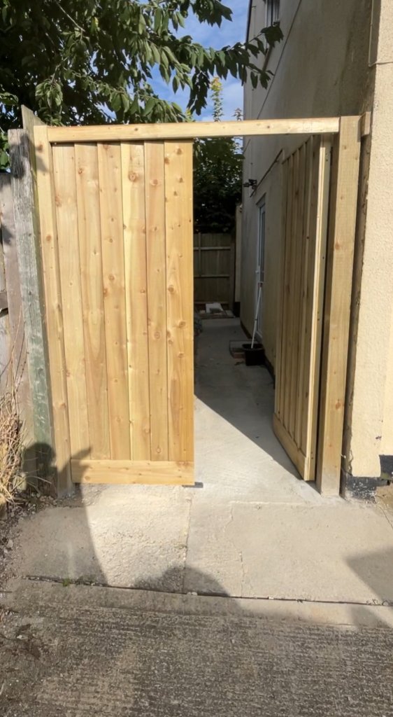 Bespoke Timber Driveway Gates — Driveway Gates by CJ Marra Cabinets & Carpentry