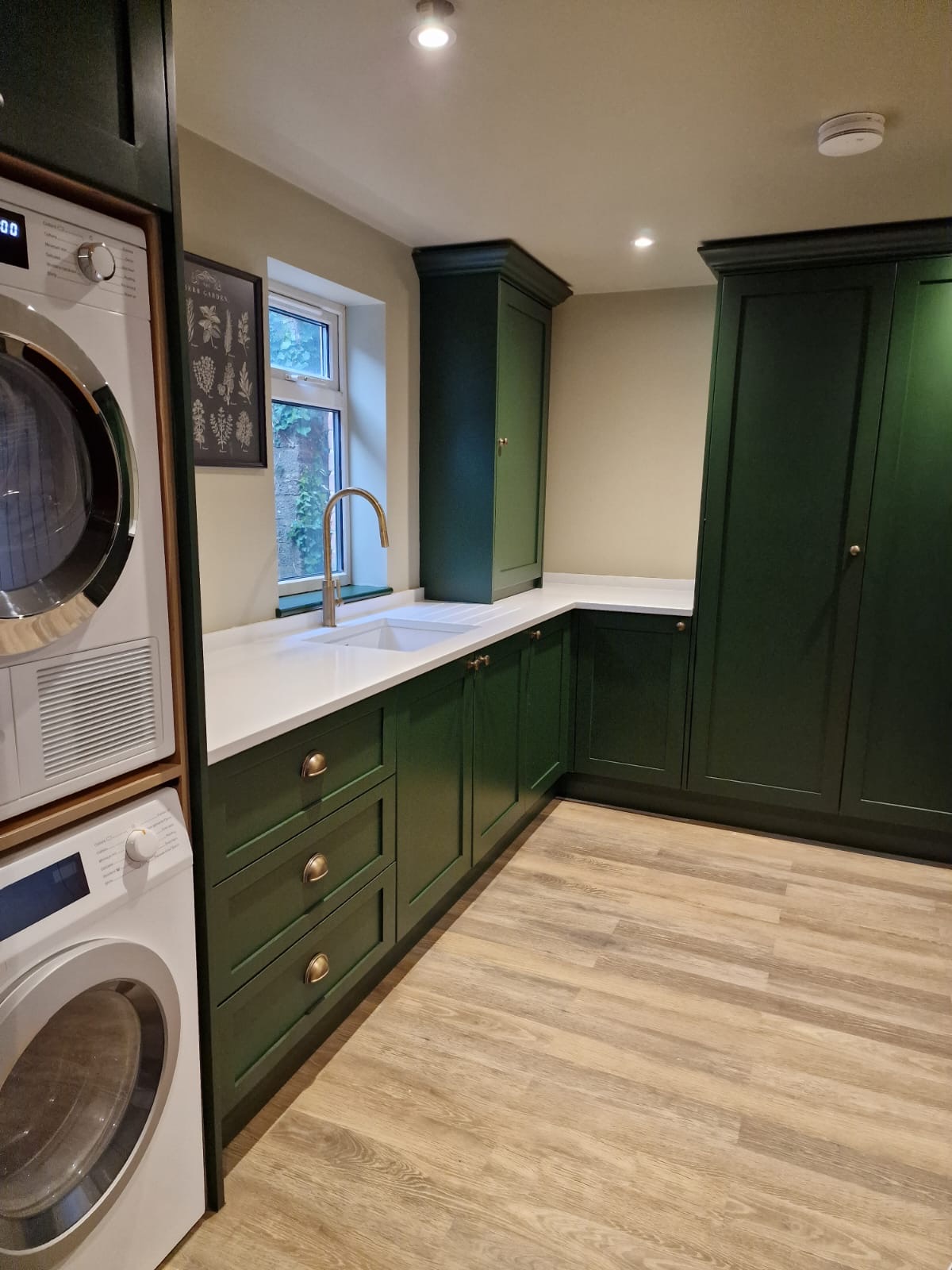 Midnight Handleless Kitchen — detail 9 by CJ Marra Cabinets & Carpentry