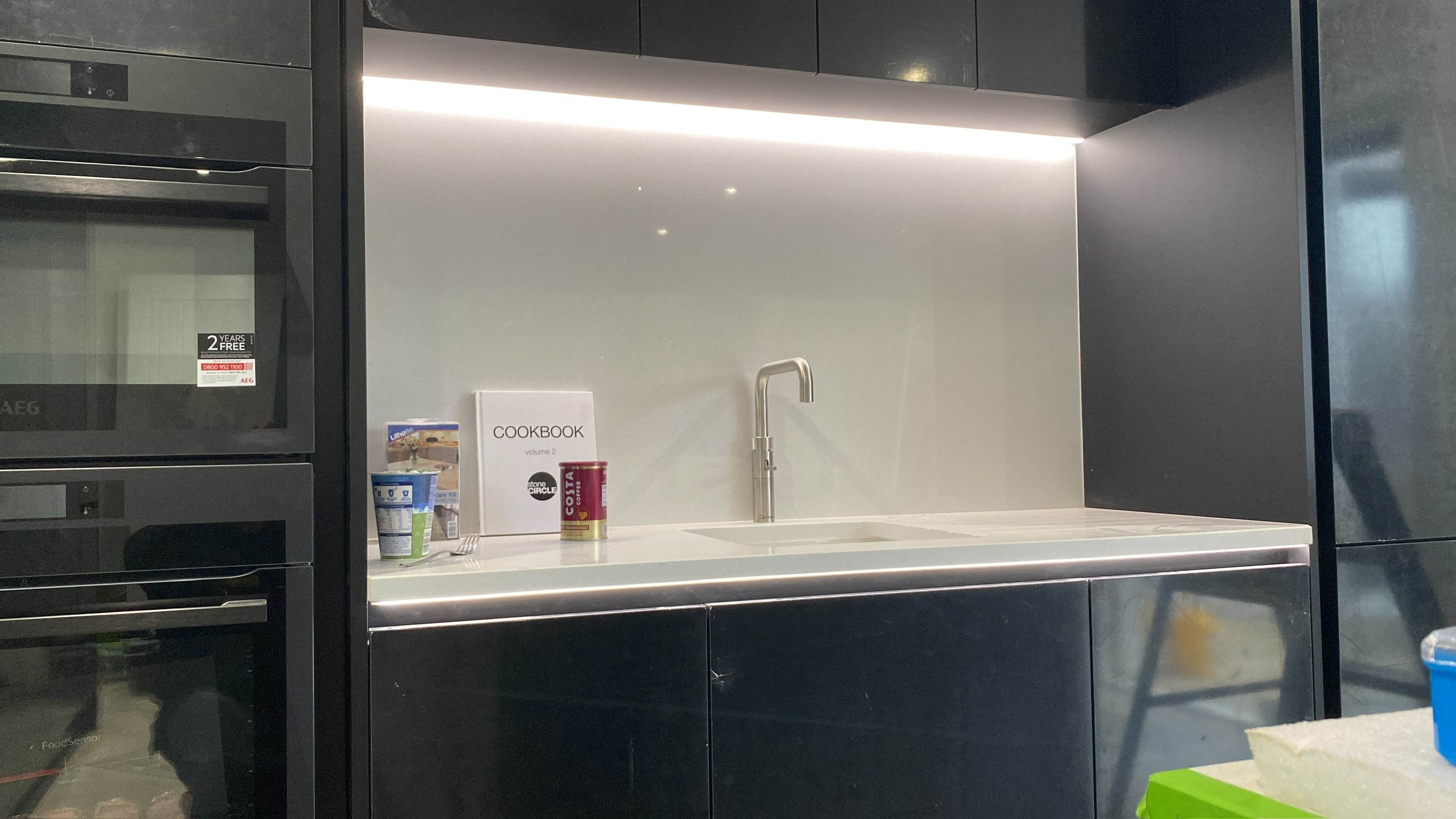 Midnight Handleless Kitchen — detail 4 by CJ Marra Cabinets & Carpentry
