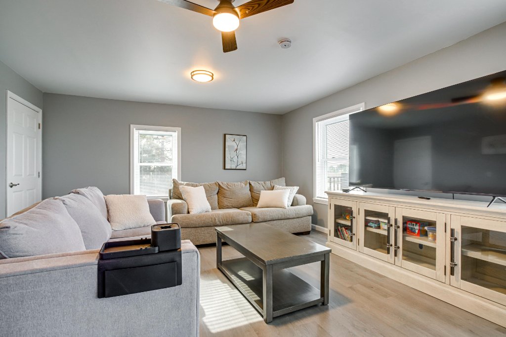 Game Night at a Big Bay House: How to Run One for a Group of 24