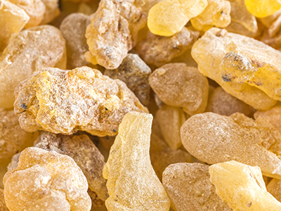 Akgünlük (frankincense) reçinesi kristalleri