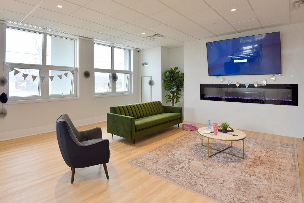 Party Room Lounge