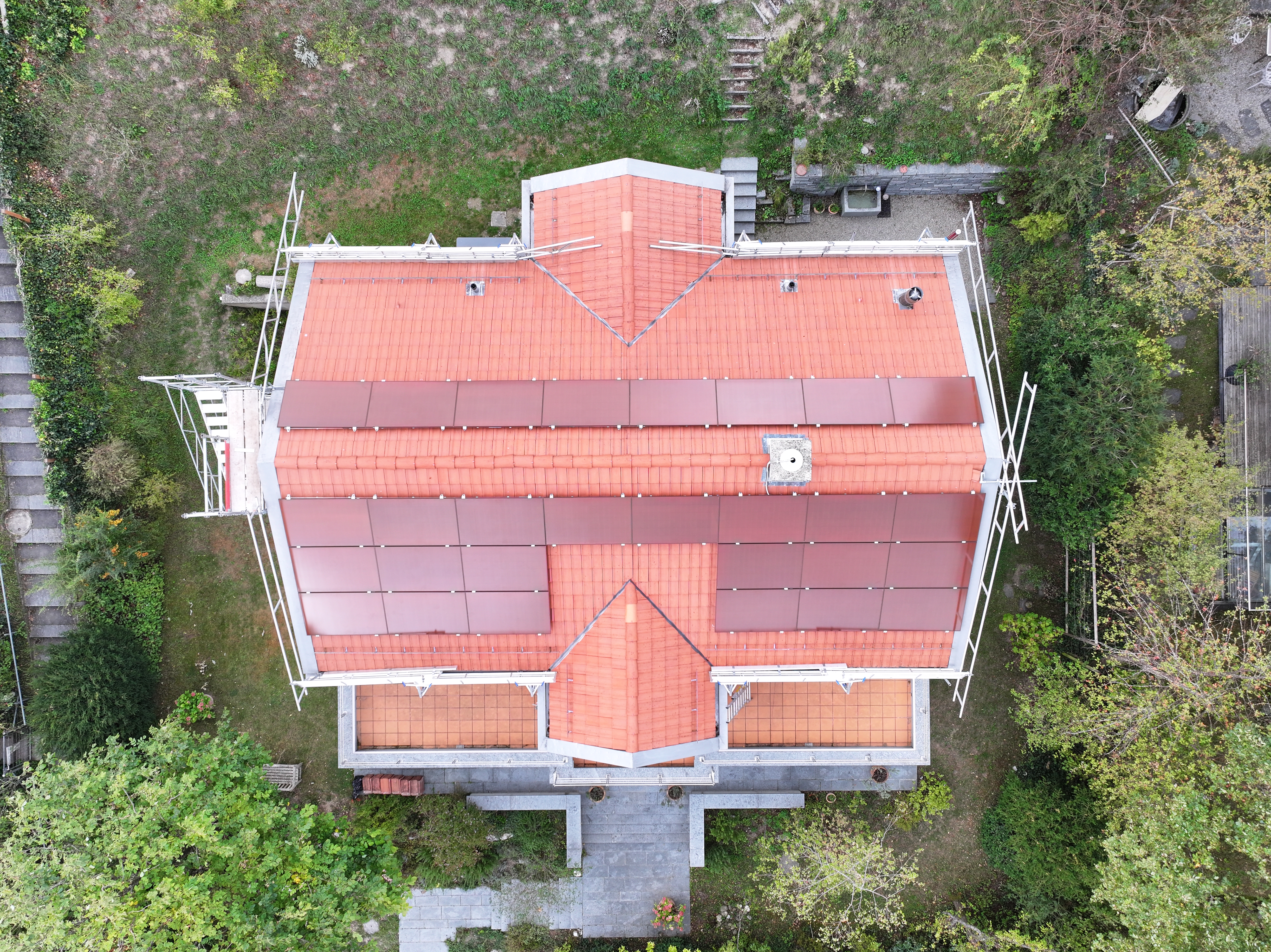 PV-Montage Referenzprojekt in Winterthur — Drohnenaufnahme