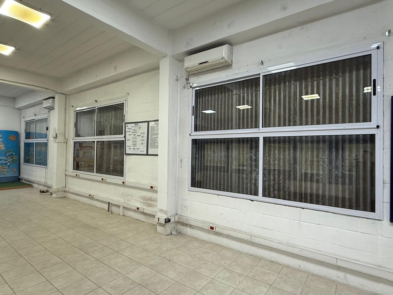 Ventanas para Oficina Comercial