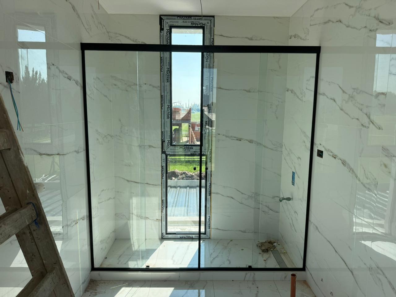 Mampara de Baño en Aluminio Negro