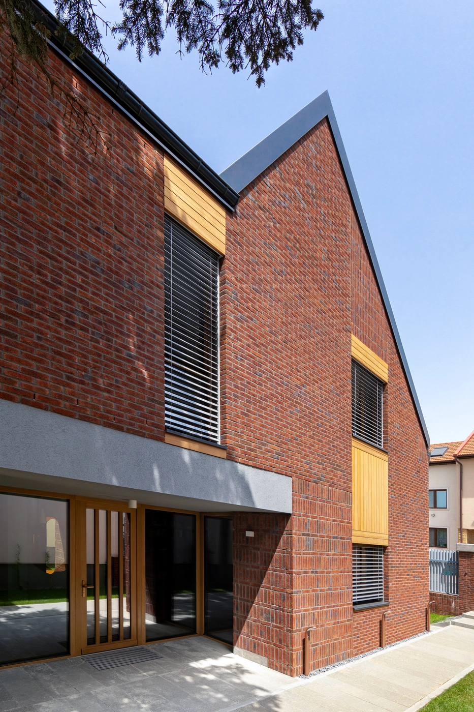 Warm Urban House 3