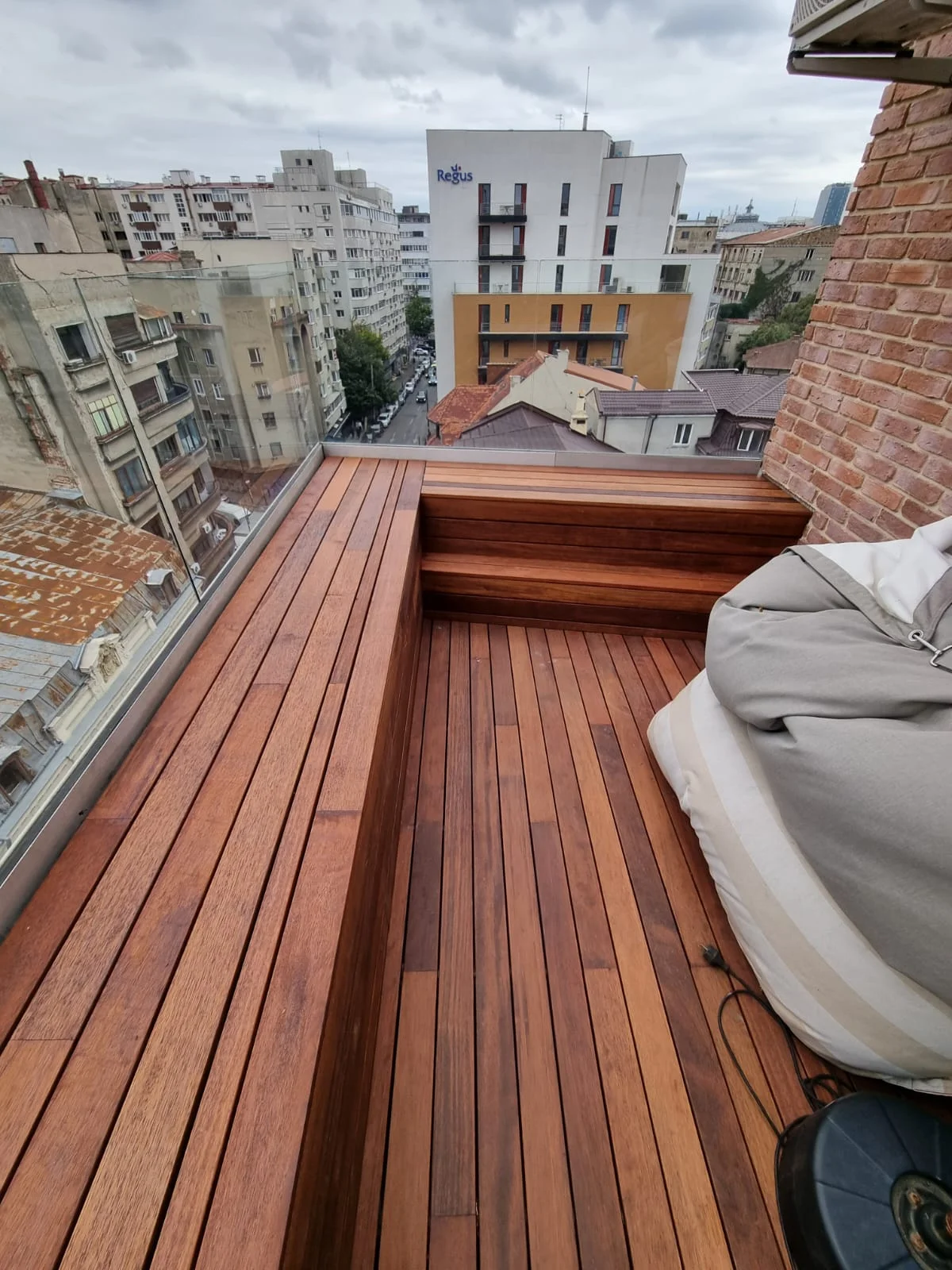 Merbau Rooftop Terrace – deck Merbau pe terasă de bloc – București – Floors4You
