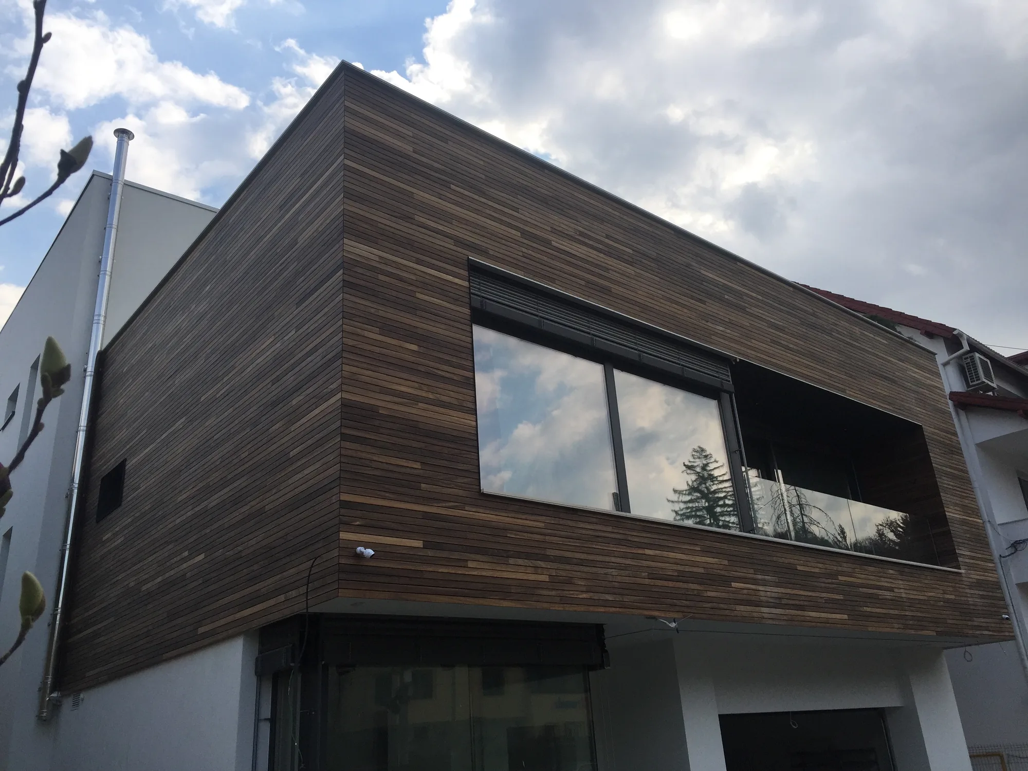 Pitești Padauk House – fațadă și terasă – Pitești – Floors4You